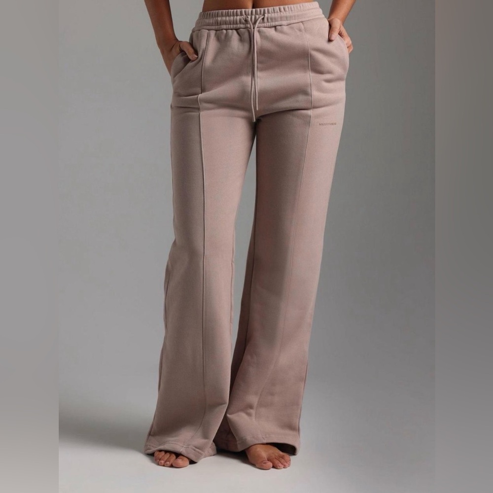 My Outfit Online Structured Straight Leg Sweatpants in Mocha